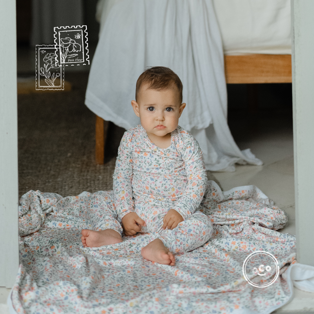 Crib Sheet in Grey Safari Toile